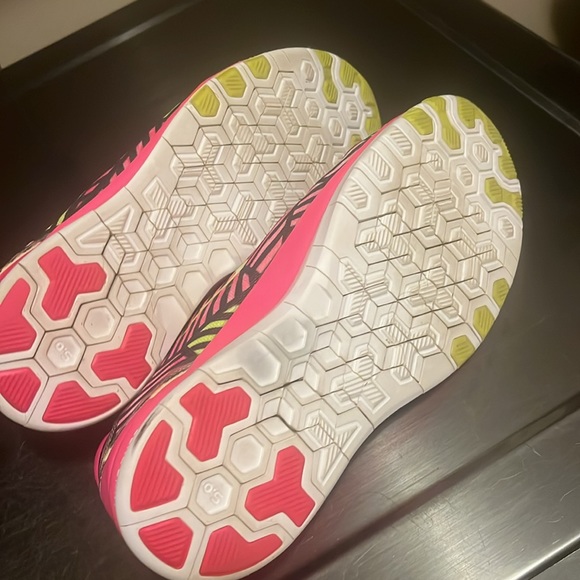 Size 10 Nike free, 5.0 - Picture 4 of 8